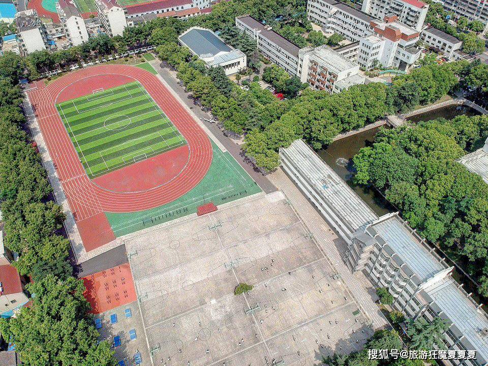 江苏溧阳这家民宿,由当地重点中学改建,住客可以听着上课铃起床 江苏溧阳这家民宿,由当地重点中学改建,住客可以听着上课铃起床